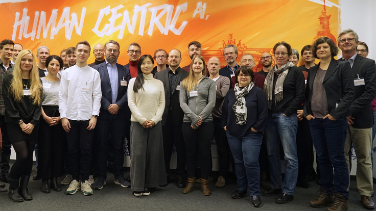 Gruppenfoto Kickoff mit allen beteiligten Partnern.