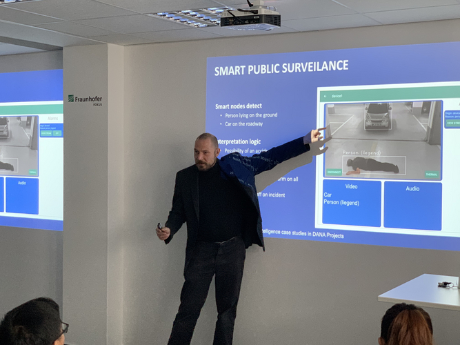 Prof. Dr. Thomas Hoppe gab Einblicke in das QURATOR-Projekt Corporate Smart Insights. 